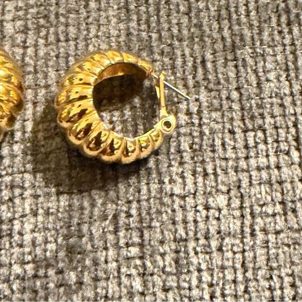 Ribbed Hoop Earrings – Signed & Classic